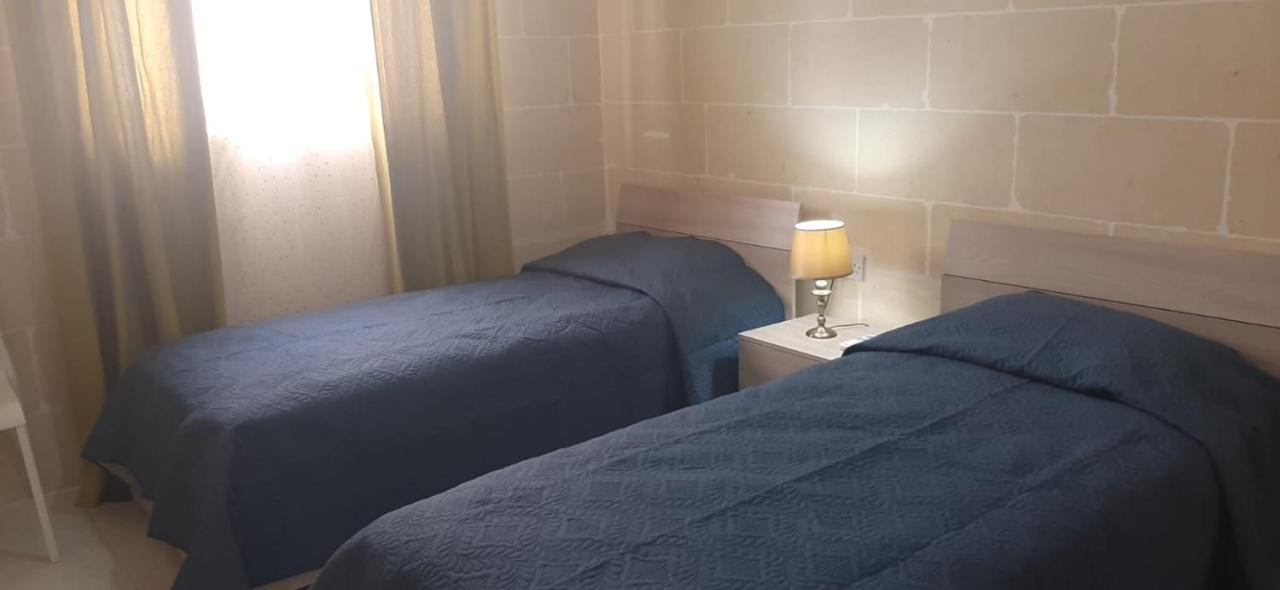 Your Basic Lodging Gozo マルサルフォーン エクステリア 写真